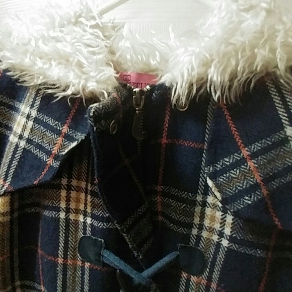 Juicy Couture Winter Jacket - Picture 2 of 4